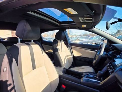 Used 2018 Honda Civic EX image 40
