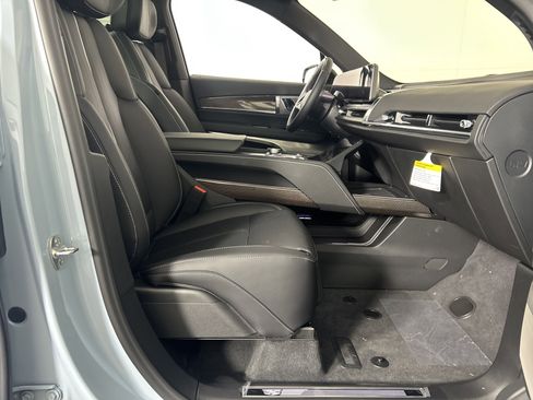 New 2026 Cadillac Vistiq Sport image 48