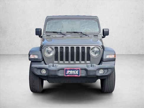 Used 2020 Jeep Wrangler Unlimited Sport AWD/4WD image 2