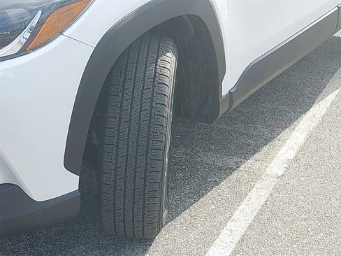 Used 2022 Toyota Corolla Cross L image 31