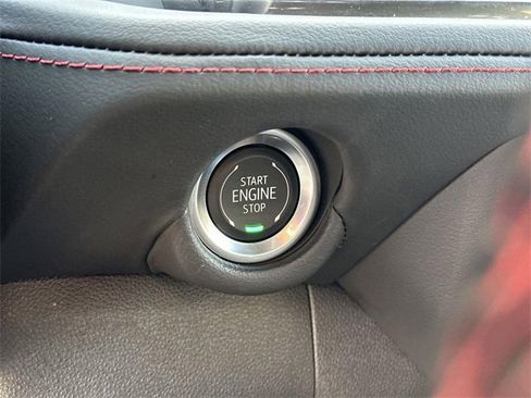 Used 2025 Chevrolet Suburban RST image 16