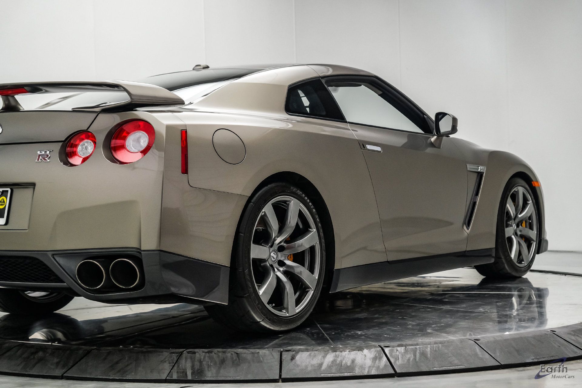 Used 2009 Nissan GT-R Premium AWD/4WD image 27