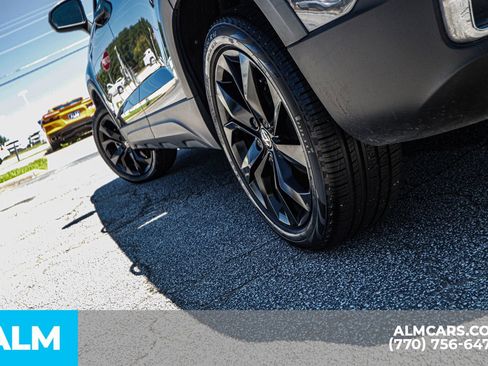 Used 2022 Volkswagen Taos SE image 13