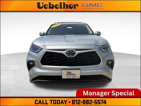 Used 2023 Toyota Highlander XLE FWD image 14