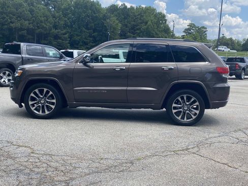 Used 2017 Jeep Grand Cherokee Overland w/ Jeep Active Safety Group RWD image 9