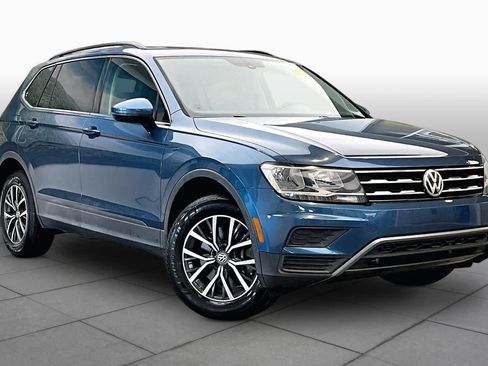 Used 2019 Volkswagen Tiguan SE w/ Panoramic Sunroof Package FWD image 3