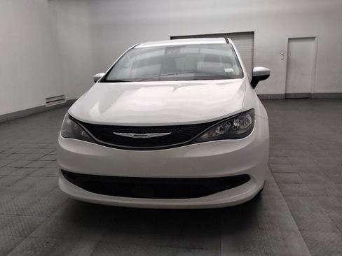 Used 2023 Chrysler Voyager LX FWD image 15