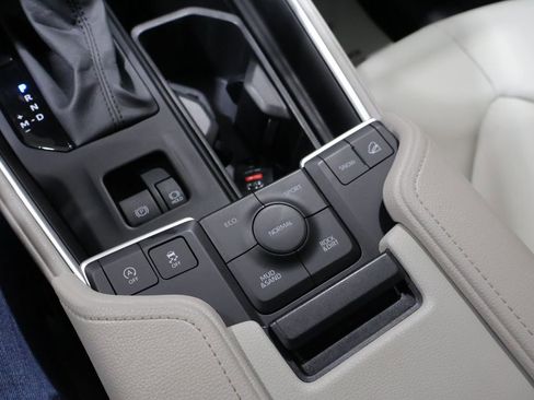 Used 2024 Toyota Grand Highlander XLE image 32