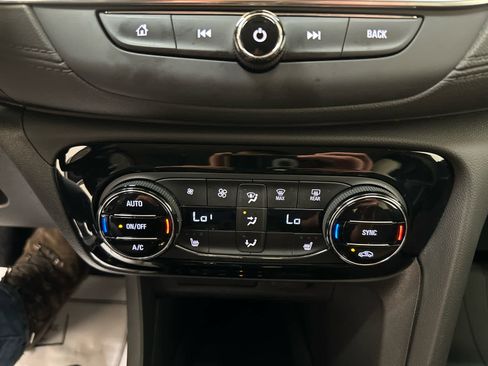 Used 2022 Buick Encore GX Select w/ Sport Touring Package image 17