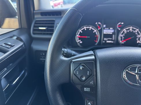 Certified 2022 Toyota 4Runner TRD Off-Road Premium w/ Moonroof Package image 22