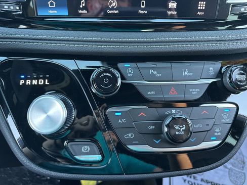 New 2026 Chrysler Pacifica Select image 48