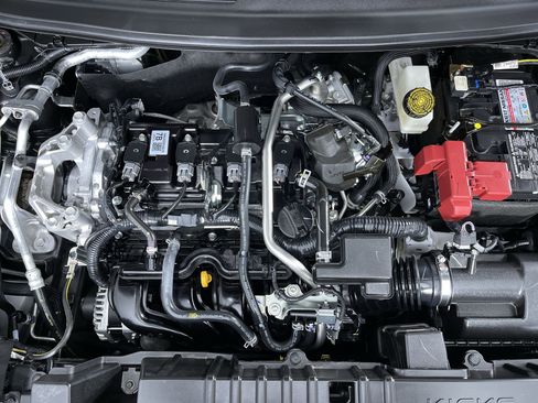 Certified 2025 Nissan Kicks S image 26