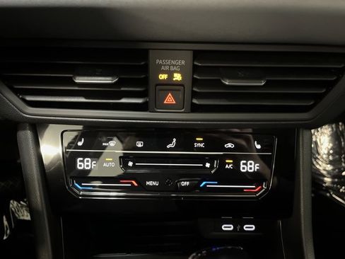 New 2026 Volkswagen Jetta SE FWD image 32
