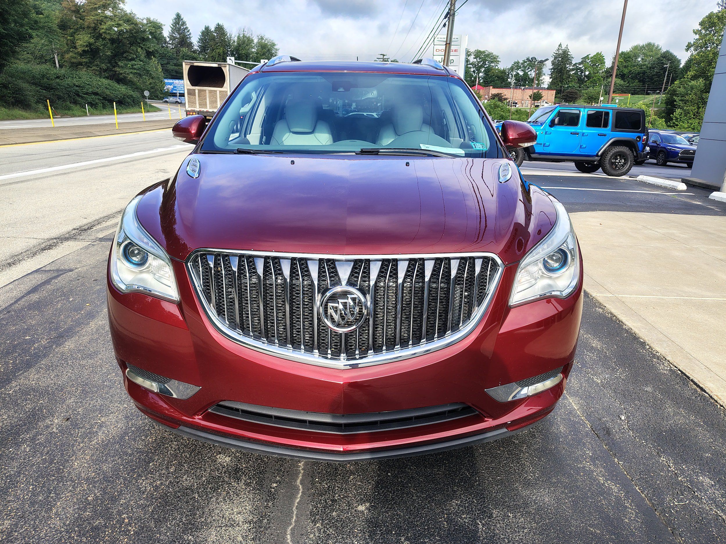 Used 2017 Buick Enclave Premium AWD/4WD image 3