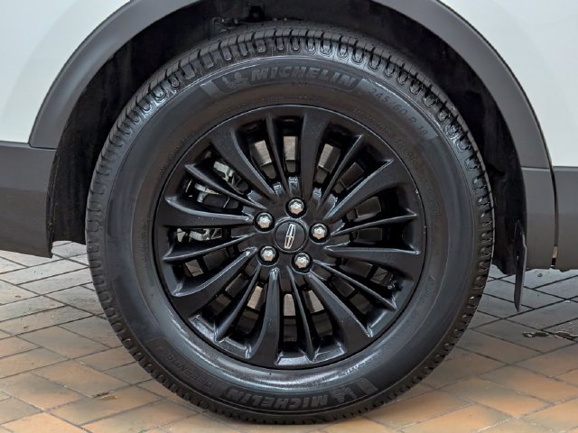 Used 2022 Lincoln Nautilus AWD w/ Premium Package image 12