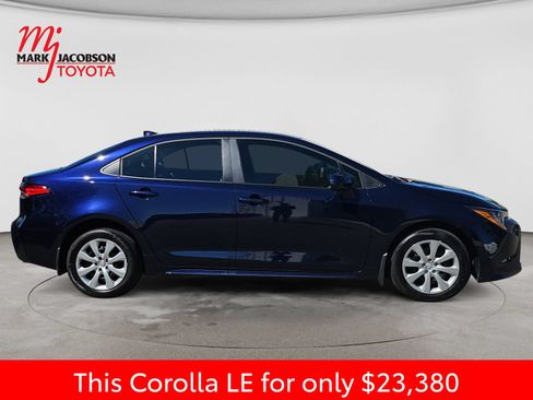 Used 2025 Toyota Corolla LE FWD image 7