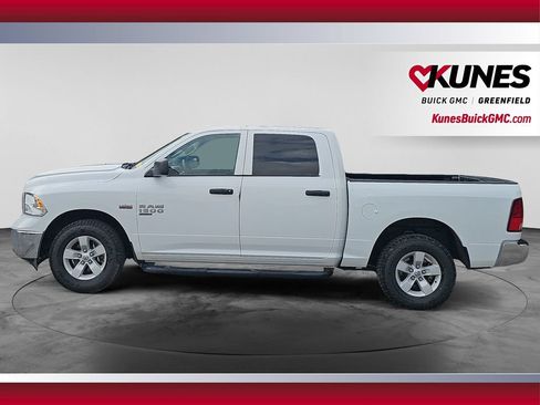 Used 2022 RAM 1500 Classic SLT AWD/4WD image 6