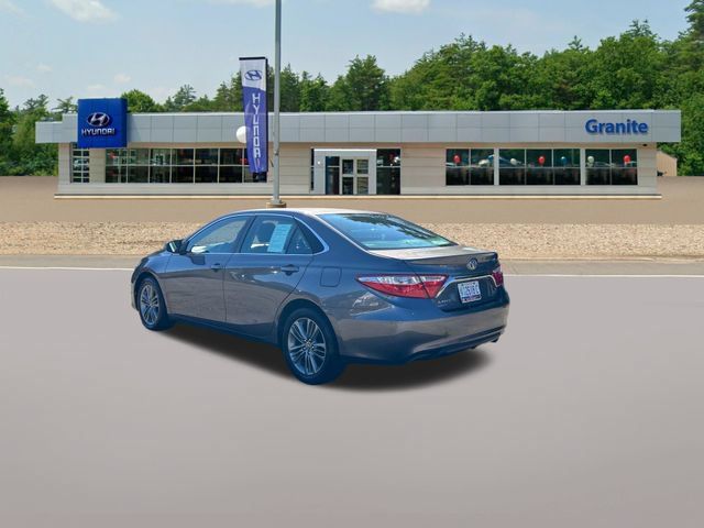 Used 2017 Toyota Camry SE w/ Moonroof Package FWD image 8