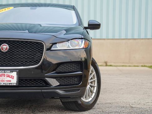 Used 2019 Jaguar F-PACE AWD/4WD image 2