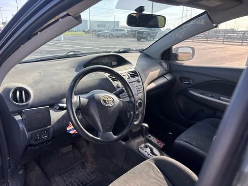 Used 2010 Toyota Yaris Sedan FWD image 9