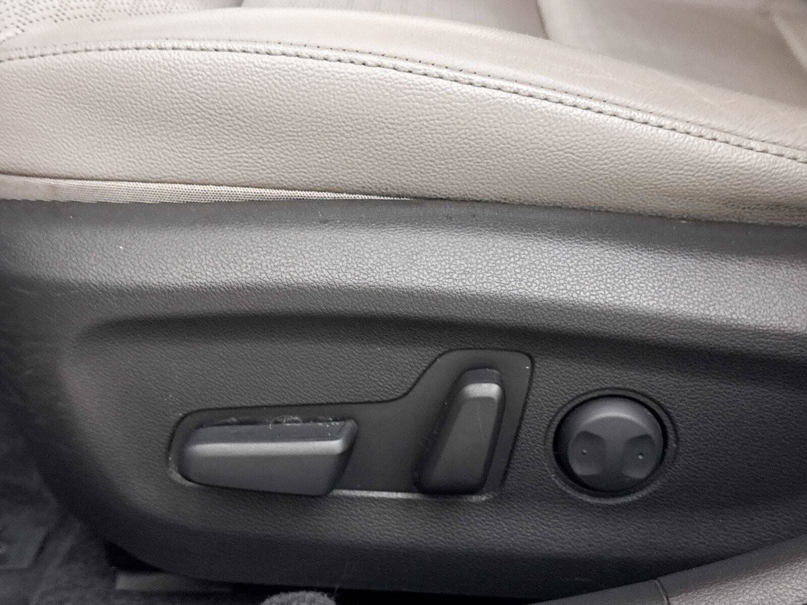 Used 2017 Hyundai Elantra Limited FWD image 26