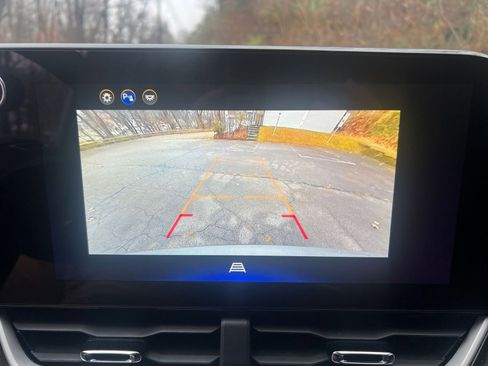 Used 2025 Chevrolet Equinox LT image 17