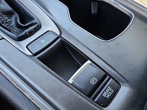 Used 2019 Honda Accord EX image 17