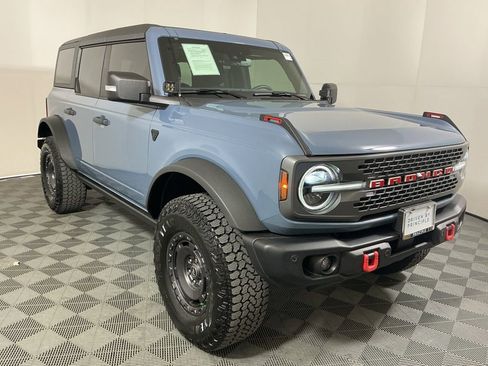 Used 2025 Ford Bronco Badlands image 4