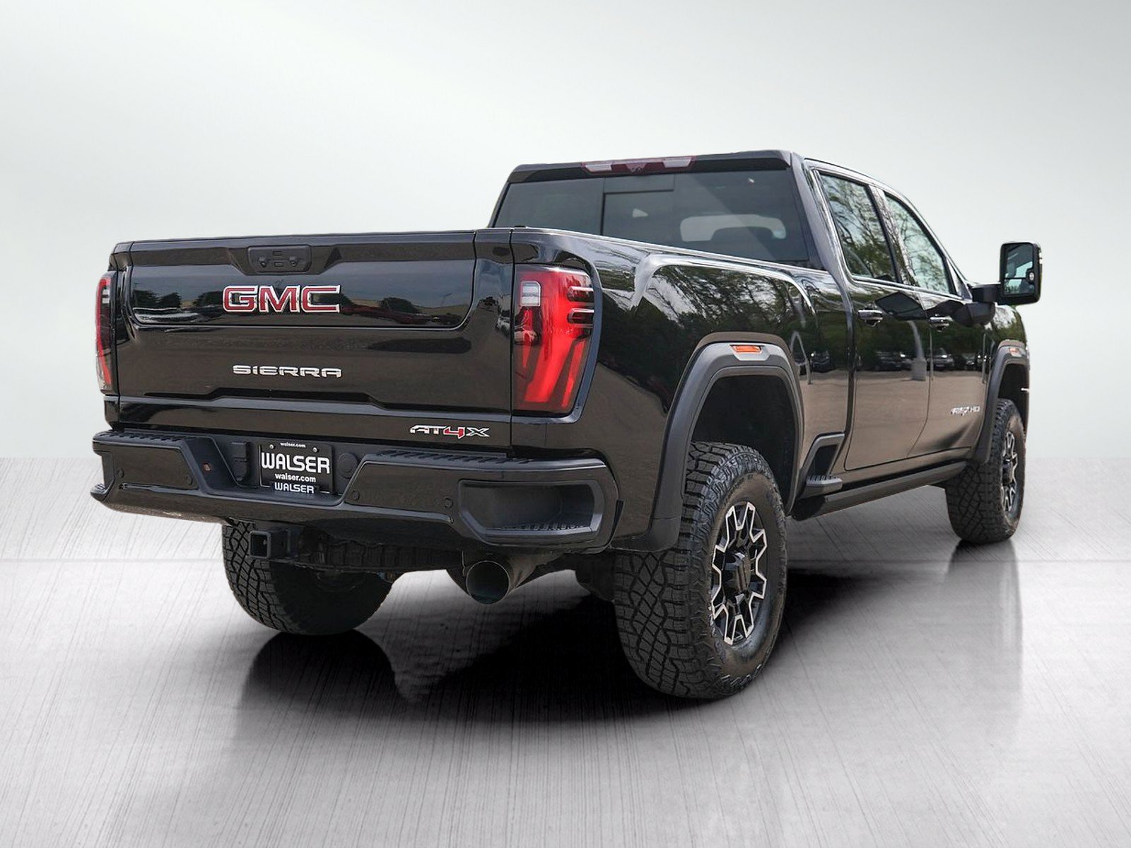 Used 2024 GMC Sierra 2500 AT4X AWD/4WD image 5
