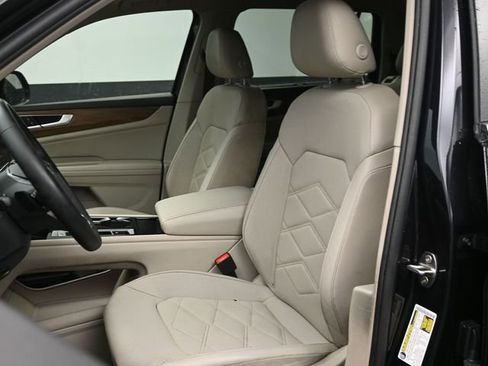 Used 2024 Volkswagen Atlas SE FWD image 9