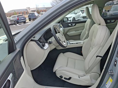 New 2026 Volvo XC60 B5 Ultra w/ Protection Package Premier image 9