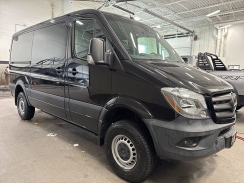 Used 2017 Mercedes-Benz Sprinter 2500 image 8