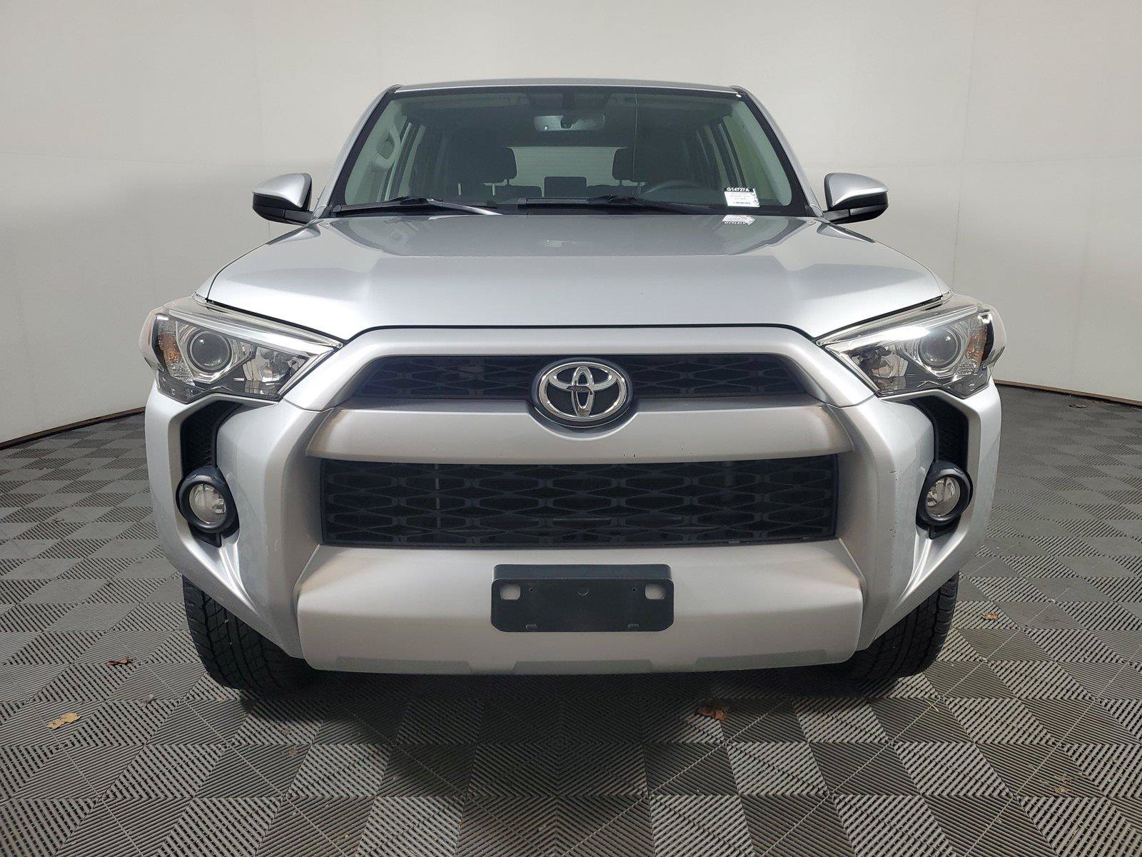 Used 2017 Toyota 4Runner SR5 RWD image 2