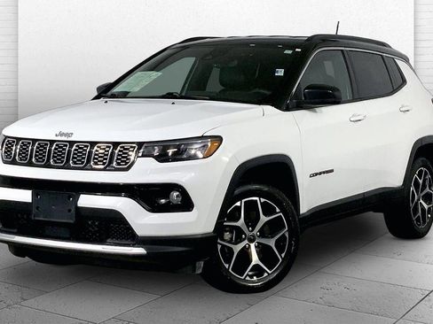 Used 2025 Jeep Compass Limited AWD/4WD image 12