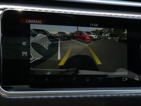 Used 2019 Land Rover Range Rover Velar R-Dynamic SE AWD/4WD image 31