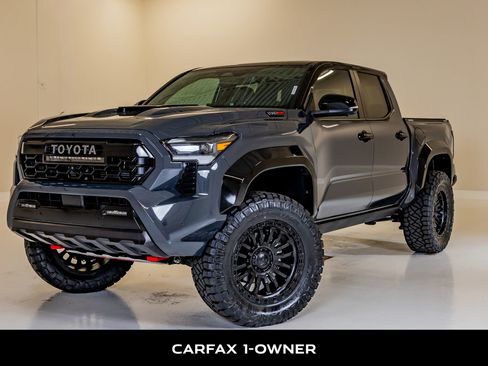 Used 2025 Toyota Tacoma TRD Pro AWD/4WD image 5