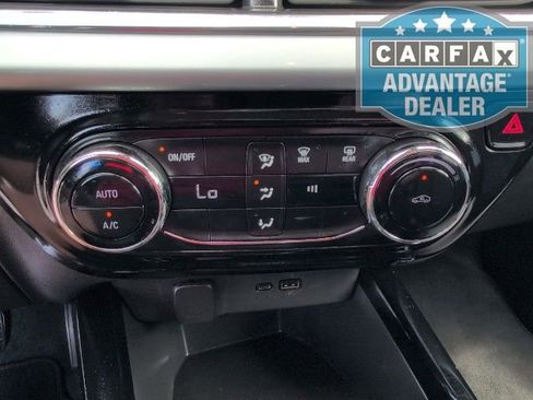 Certified 2025 Chevrolet Trax LT image 19