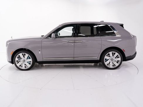 New 2026 Rolls-Royce Cullinan AWD/4WD image 2