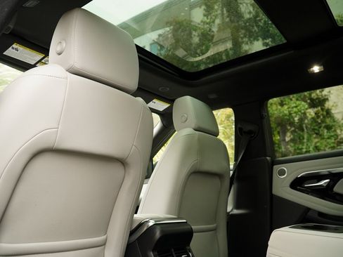 Used 2022 Land Rover Range Rover Evoque SE image 36