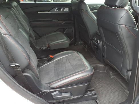 Certified 2025 Ford Explorer ST w/ Sun And Sound Package AWD/4WD image 28