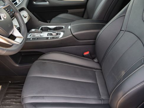 Certified 2026 INFINITI QX60 Luxe w/ Family Package FWD image 10
