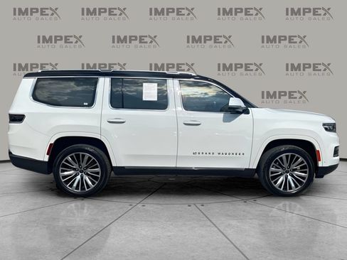 Used 2022 Jeep Grand Wagoneer Series III AWD/4WD image 6