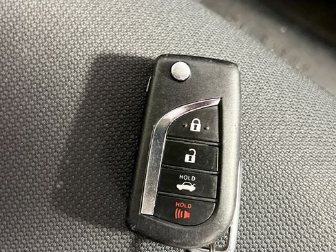 Used 2022 Toyota Corolla LE image 35