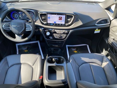 New 2026 Chrysler Voyager LX image 23