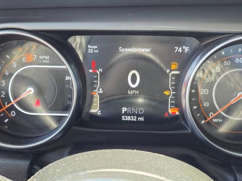 Used 2023 Jeep Wrangler Unlimited Sahara AWD/4WD image 32