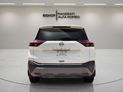 Used 2022 Nissan Rogue SV FWD image 4