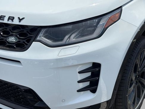 Used 2025 Land Rover Discovery Sport Dynamic SE image 38