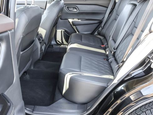 Used 2021 Nissan Rogue Platinum image 29