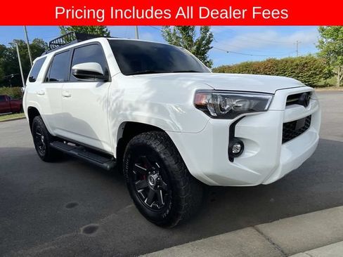 Used 2022 Toyota 4Runner Trail Special Edition AWD/4WD image 11