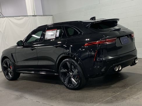 New 2026 Jaguar F-PACE SVR 575 Edition image 12